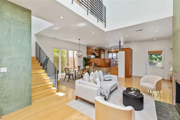 2710 Pine Avenue, Manhattan Beach, California 90266