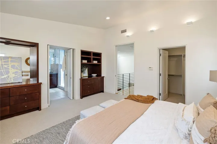 2710 Pine Avenue, Manhattan Beach, California 90266
