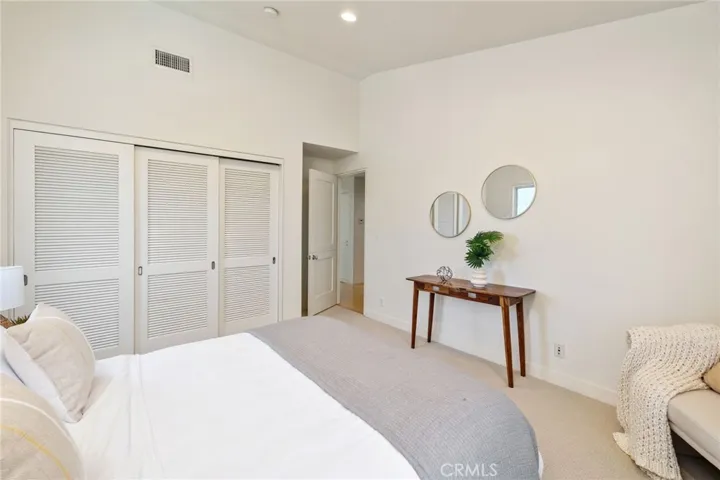 2710 Pine Avenue, Manhattan Beach, California 90266