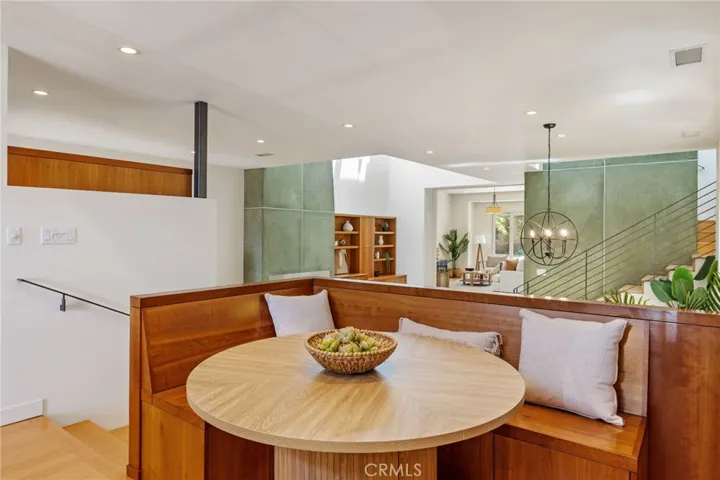 2710 Pine Avenue, Manhattan Beach, California 90266