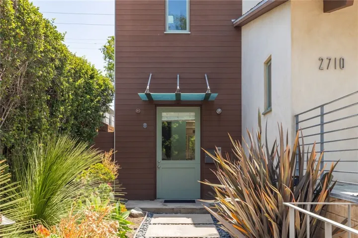 2710 Pine Avenue, Manhattan Beach, California 90266