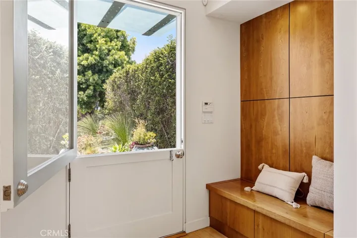 2710 Pine Avenue, Manhattan Beach, California 90266