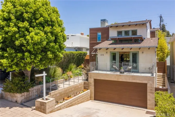 2710 Pine Avenue, Manhattan Beach, California 90266