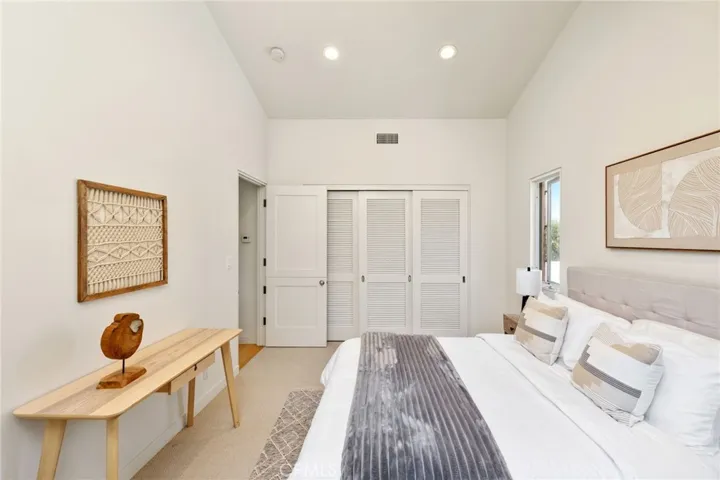 2710 Pine Avenue, Manhattan Beach, California 90266
