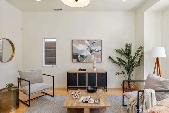 2710 Pine Avenue, Manhattan Beach, California 90266