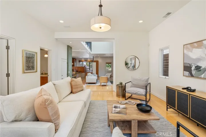 2710 Pine Avenue, Manhattan Beach, California 90266