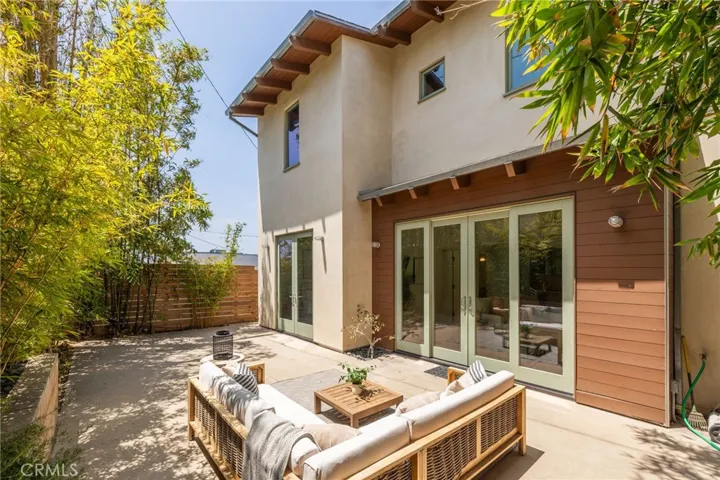 2710 Pine Avenue, Manhattan Beach, California 90266