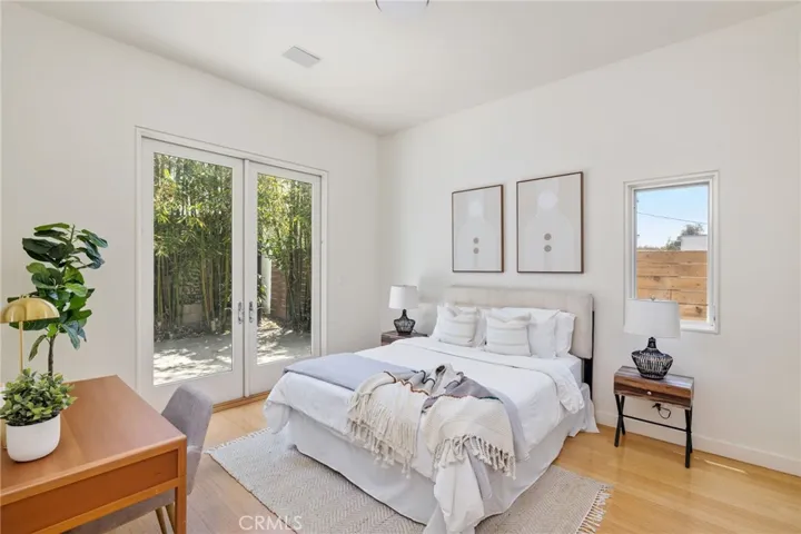 2710 Pine Avenue, Manhattan Beach, California 90266