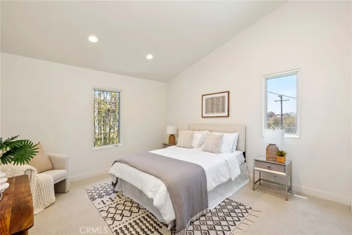 2710 Pine Avenue, Manhattan Beach, California 90266