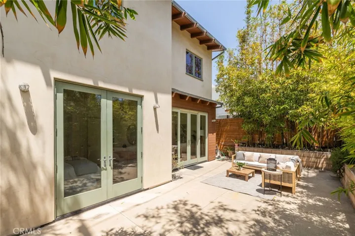 2710 Pine Avenue, Manhattan Beach, California 90266