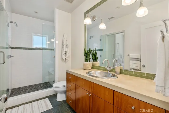 2710 Pine Avenue, Manhattan Beach, California 90266