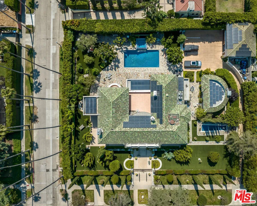 455 Lorraine Boulevard, Los Angeles, California 90020 home-pic-1