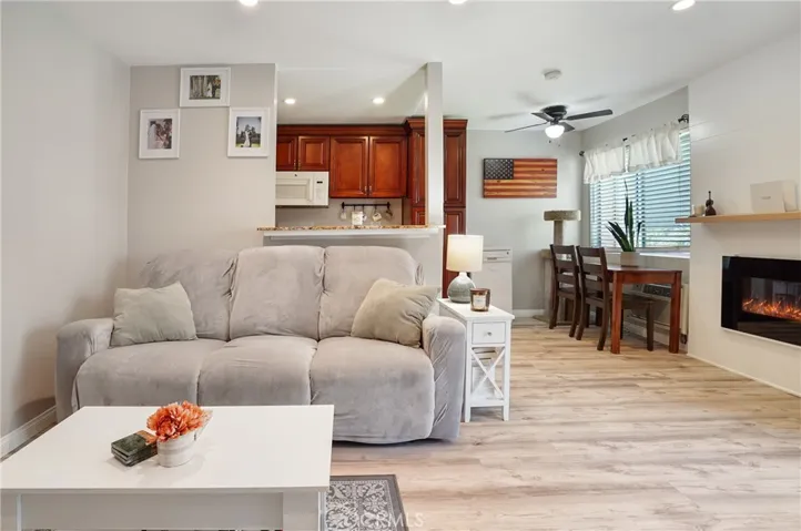 28947 Thousand Oaks Boulevard 121, Agoura Hills, California 91301