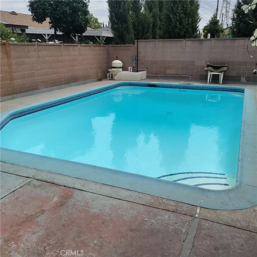 835 E Bonds Street, Carson, California 90745 home-pic-2