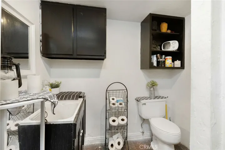 1401 Border Avenue, Torrance, California 90501