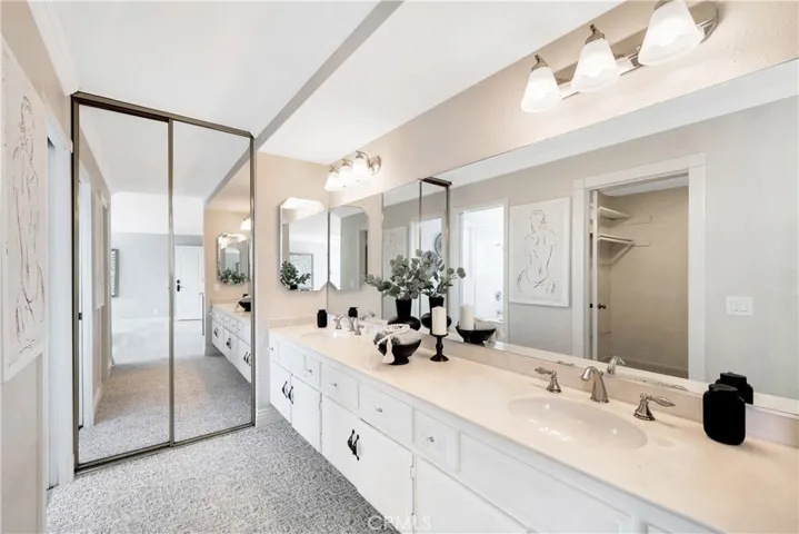 4255 E Ranch Gate Road, Anaheim Hills, California 92807