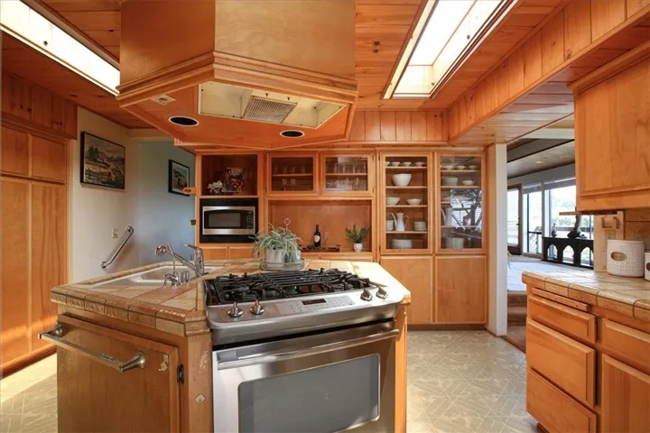 5670 Moonstone Beach Drive, Cambria, California 93428