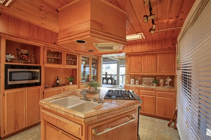 5670 Moonstone Beach Drive, Cambria, California 93428