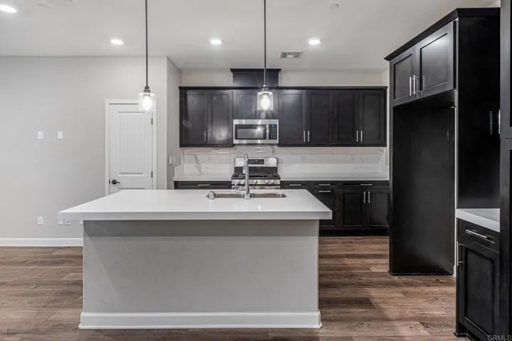 1144 Delpy View, Vista, California 92084