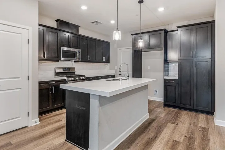 1144 Delpy View, Vista, California 92084