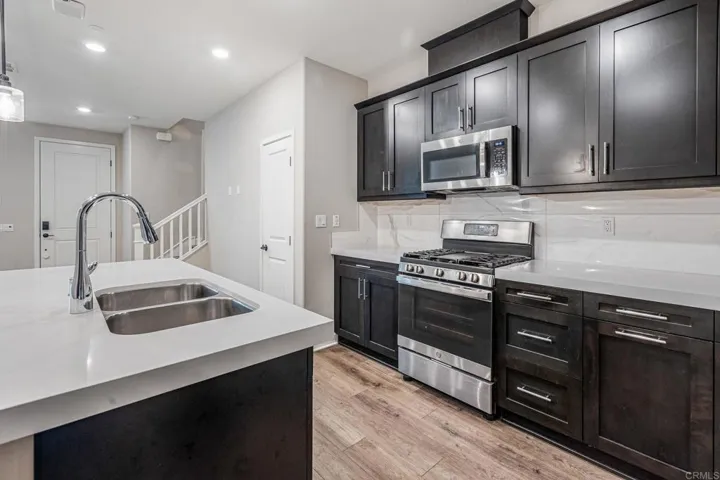 1144 Delpy View, Vista, California 92084