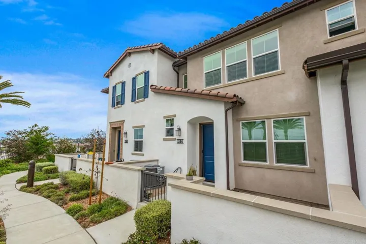 1144 Delpy View, Vista, California 92084