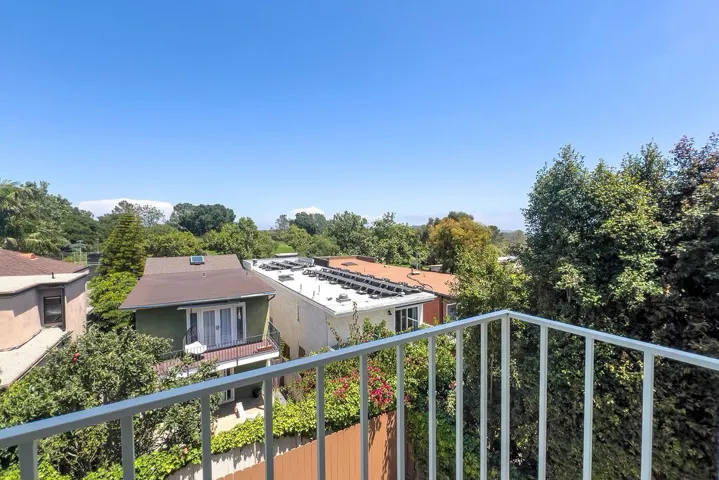 922 Tia Juana Street, Laguna Beach, California 92651
