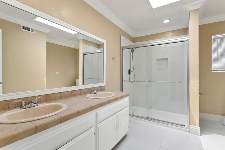 922 Tia Juana Street, Laguna Beach, California 92651