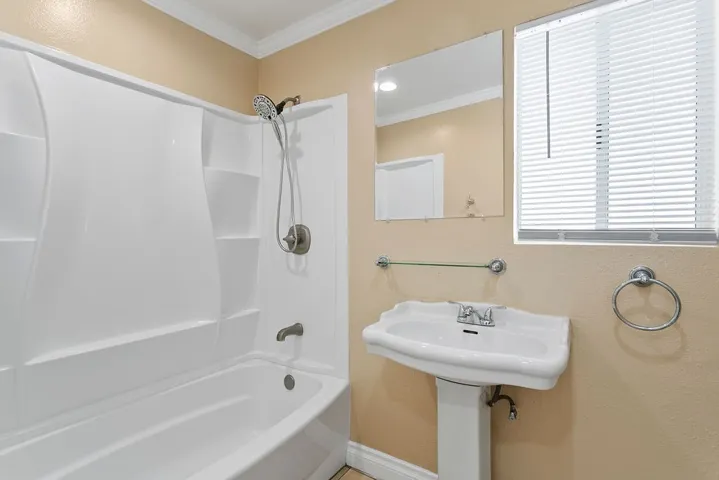922 Tia Juana Street, Laguna Beach, California 92651