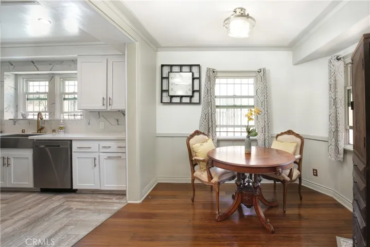 Breakfast nook gets great light