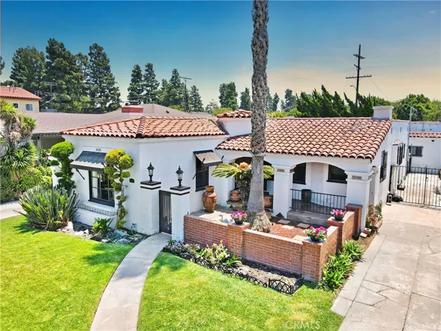 Gorgeous Spanish style home in Leimert Park with great curb appeal 2024