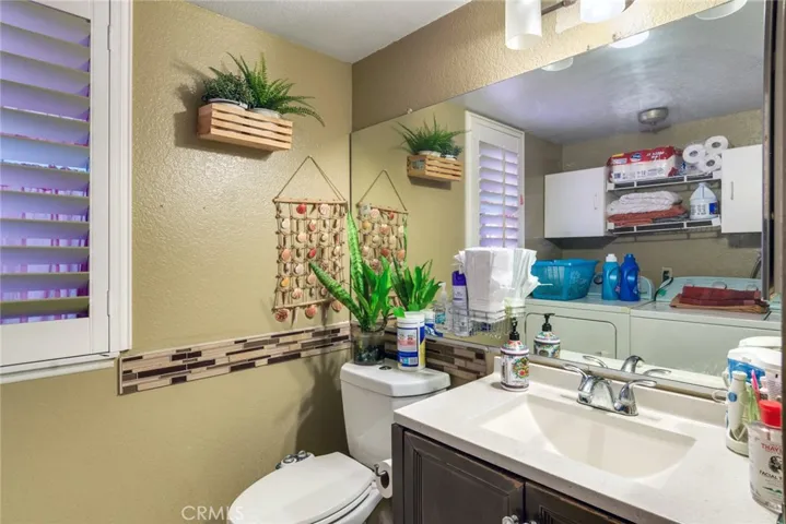 11672 Oak Knoll Court, Fontana, California 92337