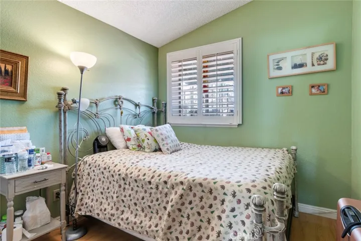 11672 Oak Knoll Court, Fontana, California 92337