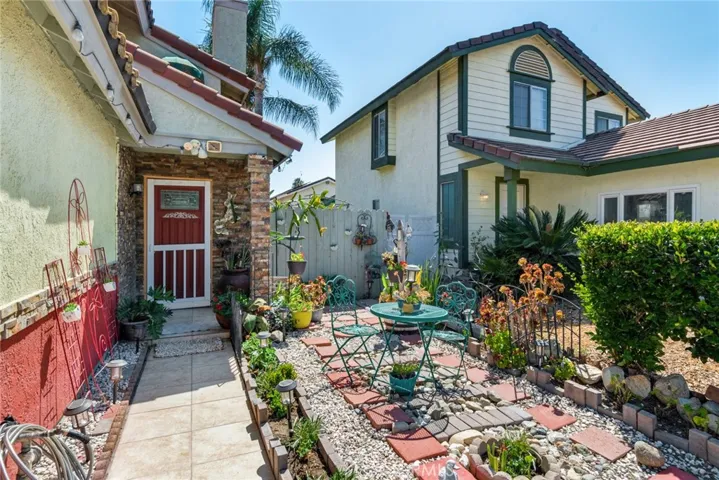 11672 Oak Knoll Court, Fontana, California 92337