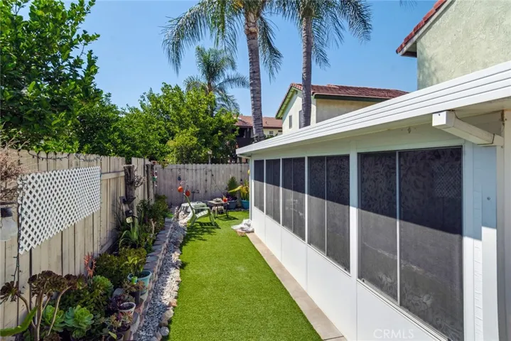 11672 Oak Knoll Court, Fontana, California 92337
