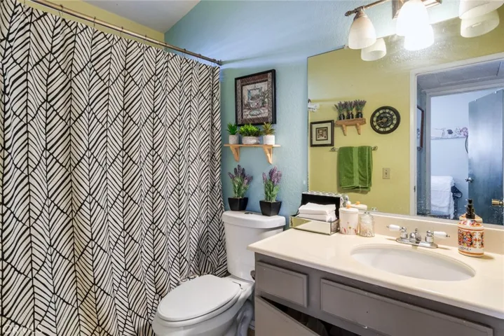 11672 Oak Knoll Court, Fontana, California 92337