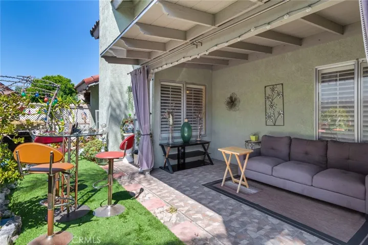11672 Oak Knoll Court, Fontana, California 92337