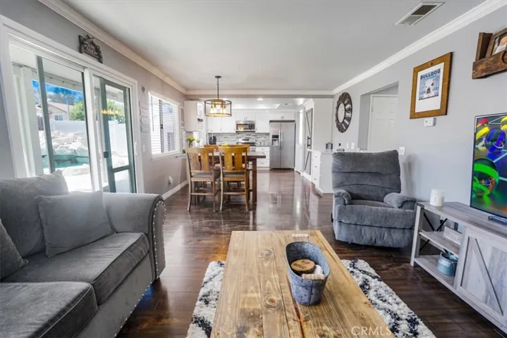 1860 Majestic Drive, Corona, California 92878
