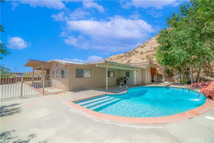 16594 Iles Lane, Victorville, California 92394