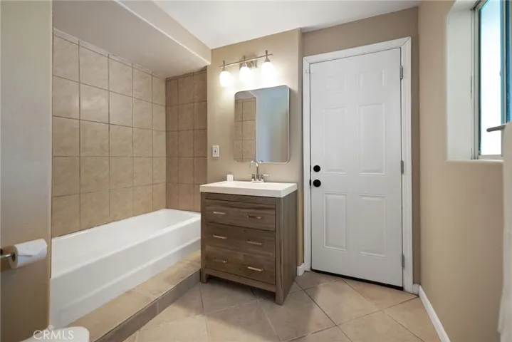 16594 Iles Lane, Victorville, California 92394