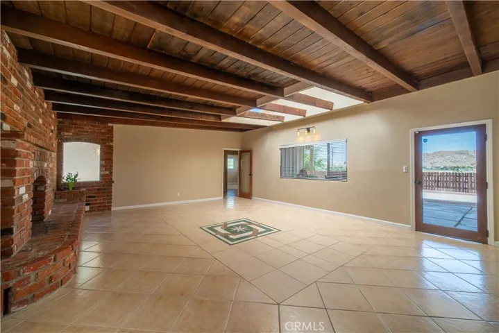 16594 Iles Lane, Victorville, California 92394