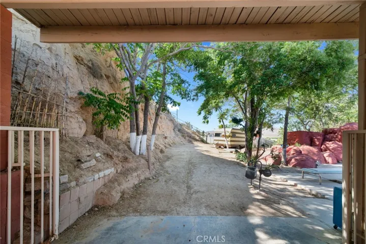 16594 Iles Lane, Victorville, California 92394