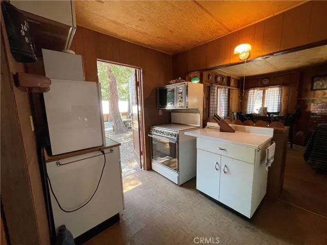 10510 Pine Dr, Wofford Heights, California 93285
