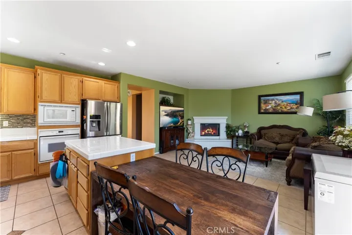 15456 Adams Lane, Fontana, California 92336