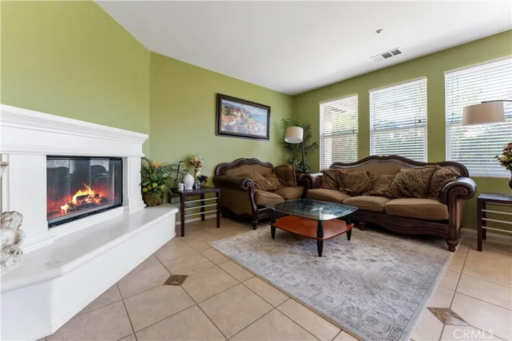 15456 Adams Lane, Fontana, California 92336