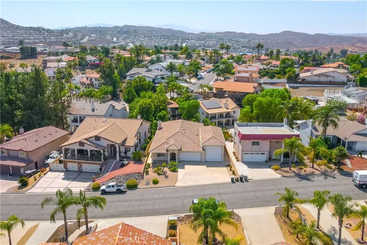 30321 Early Round Drive, Canyon Lake, California 92587