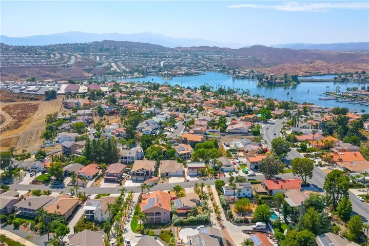 30321 Early Round Drive, Canyon Lake, California 92587