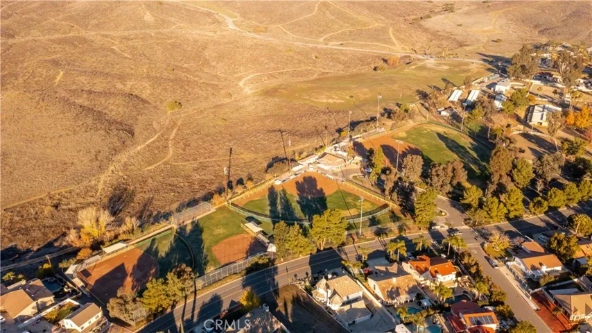30321 Early Round Drive, Canyon Lake, California 92587