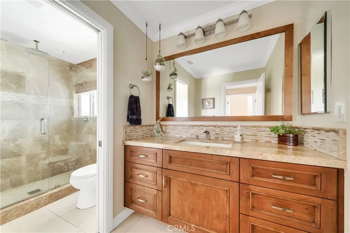 guest bath upstairs