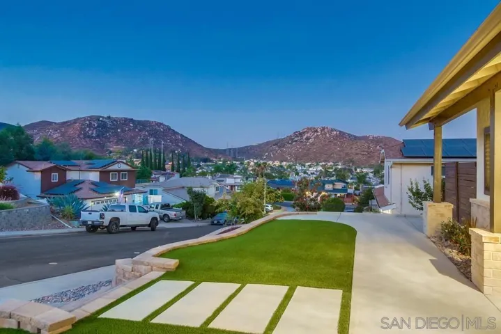 10039 Trenchard St, Santee, California 92071